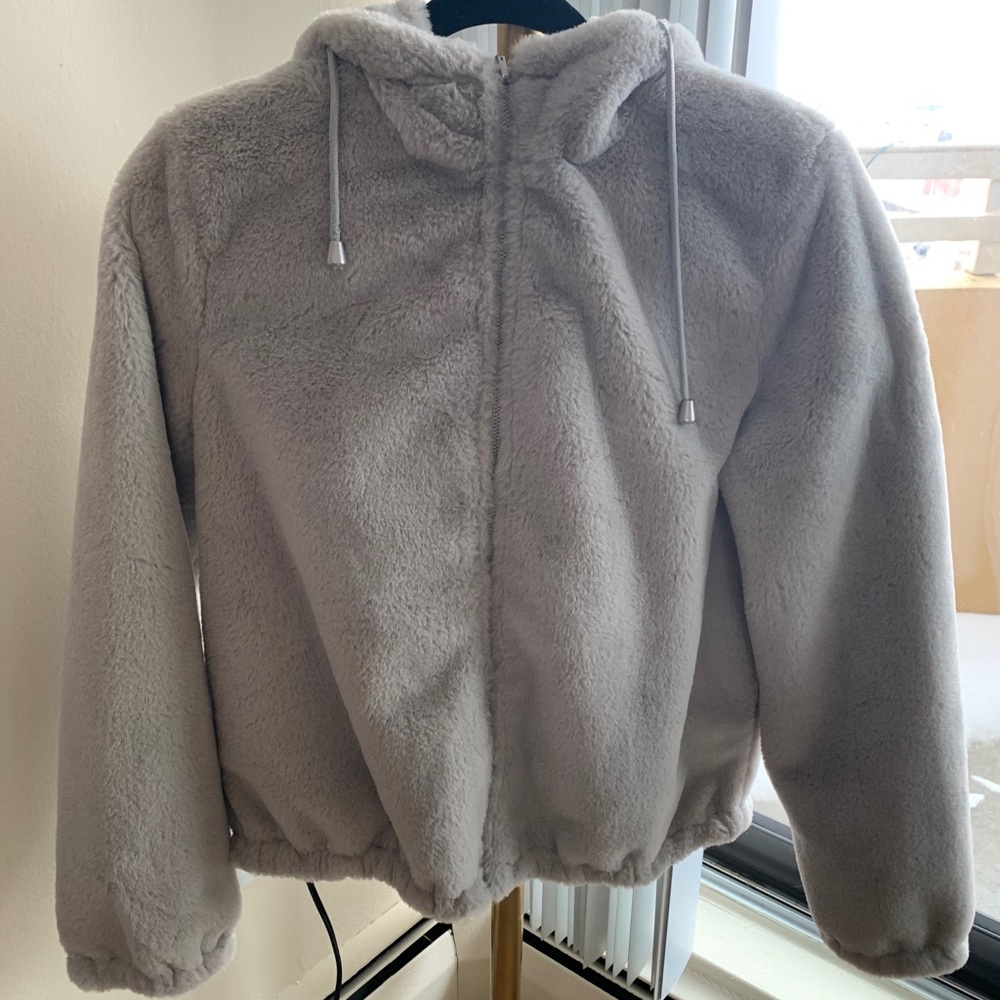 Faux-fur cropped hooded jacket
